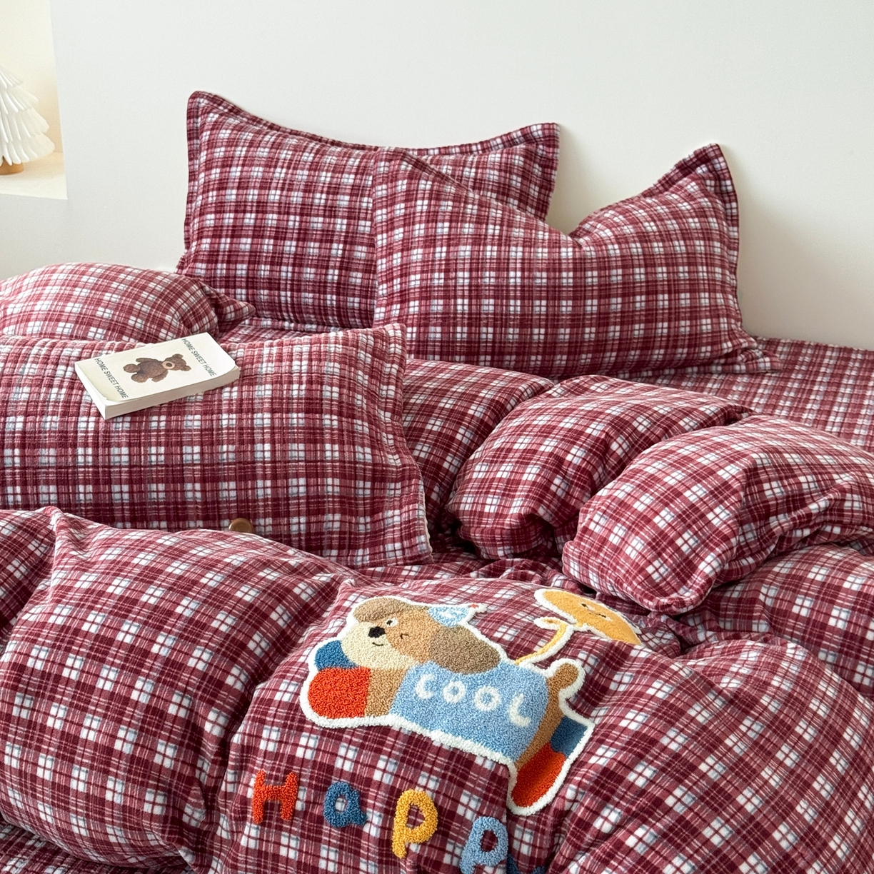 91家纺网 家纺一手货源 找家纺 希朵家纺 2025新款可爱牛奶绒毛巾绣床盖四件套 腊肠狗