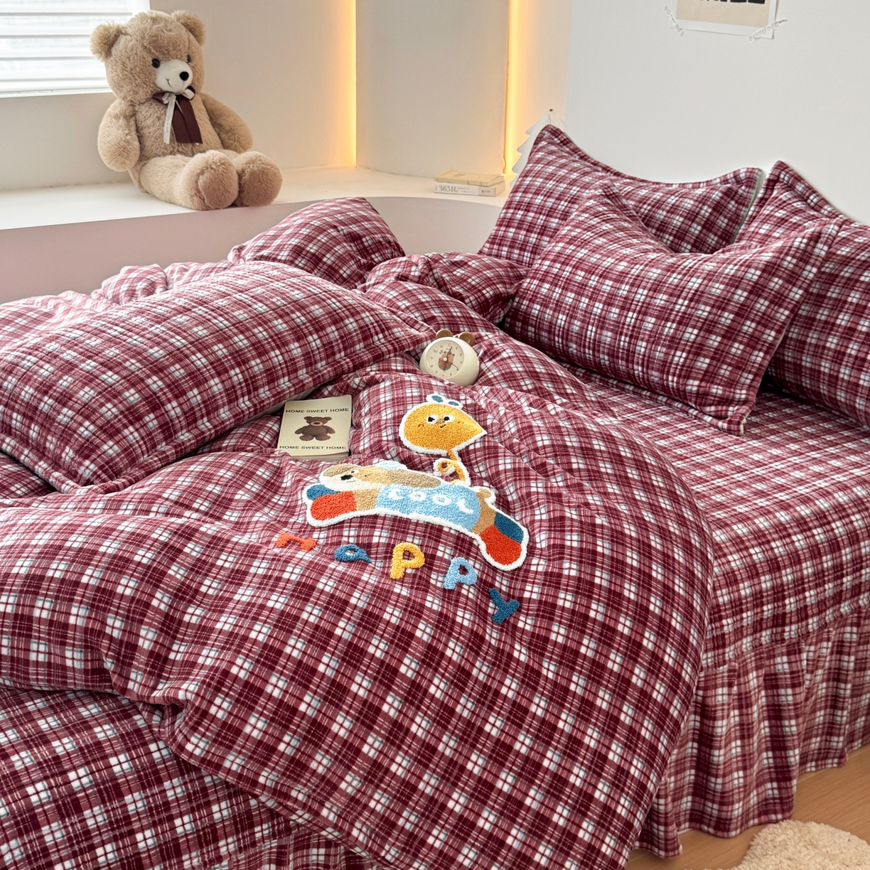 91家纺网 家纺一手货源 找家纺 希朵家纺 2025新款可爱牛奶绒毛巾绣床盖四件套 腊肠狗