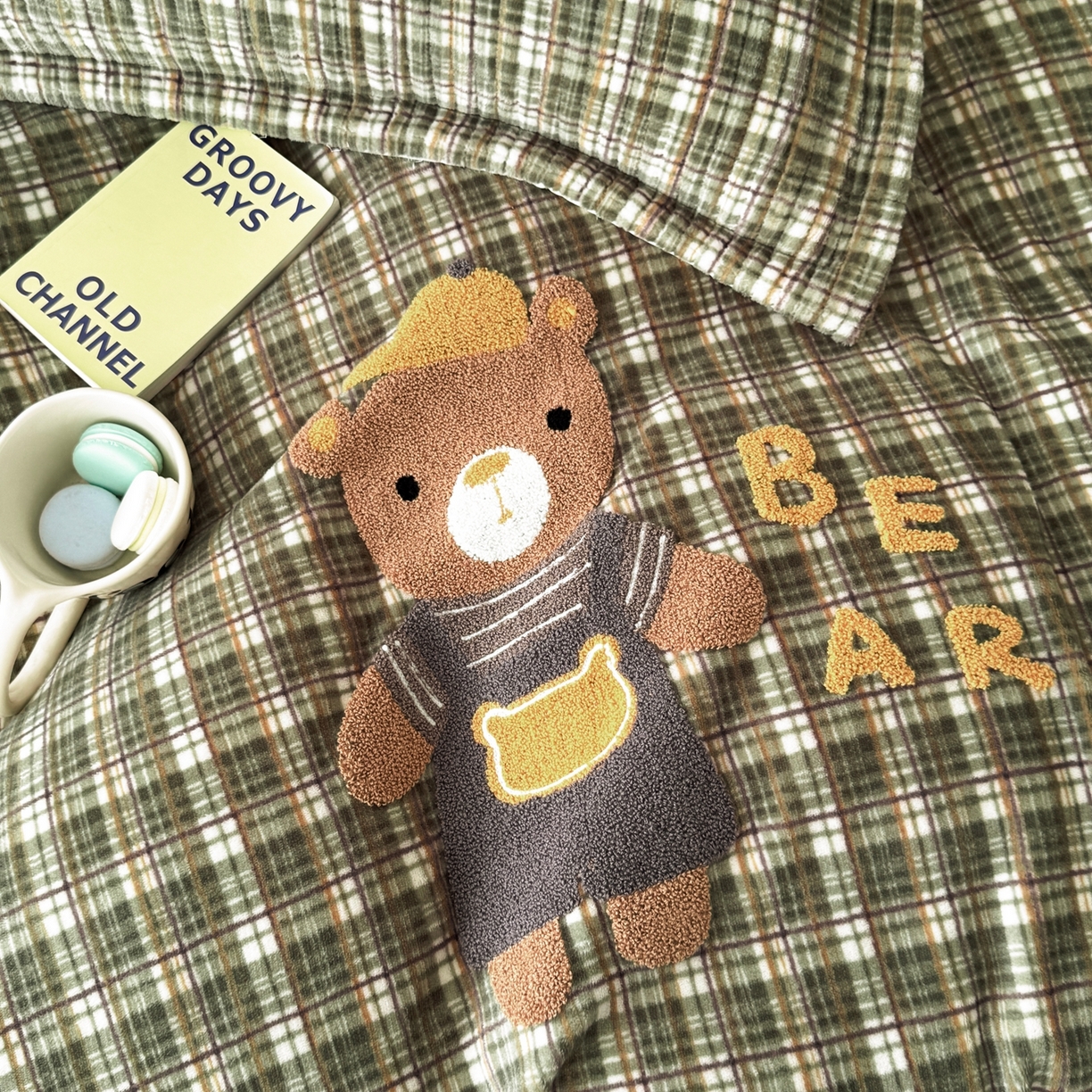 91家纺网 家纺一手货源 找家纺 希朵家纺 2025新款可爱牛奶绒毛巾绣床盖四件套 帽子熊绿