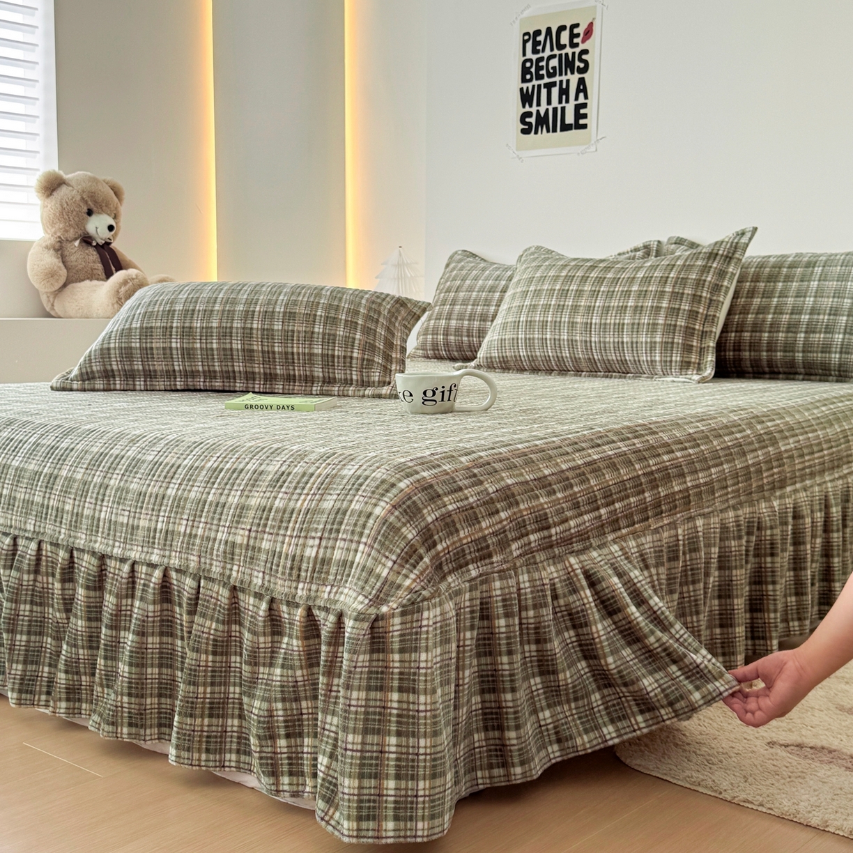 91家纺网 家纺一手货源 找家纺 希朵家纺 2025新款可爱牛奶绒毛巾绣床盖四件套 帽子熊绿