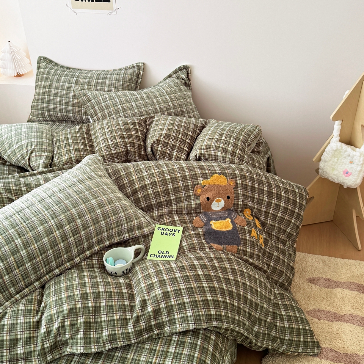 91家纺网 家纺一手货源 找家纺 希朵家纺 2025新款可爱牛奶绒毛巾绣床盖四件套 帽子熊绿