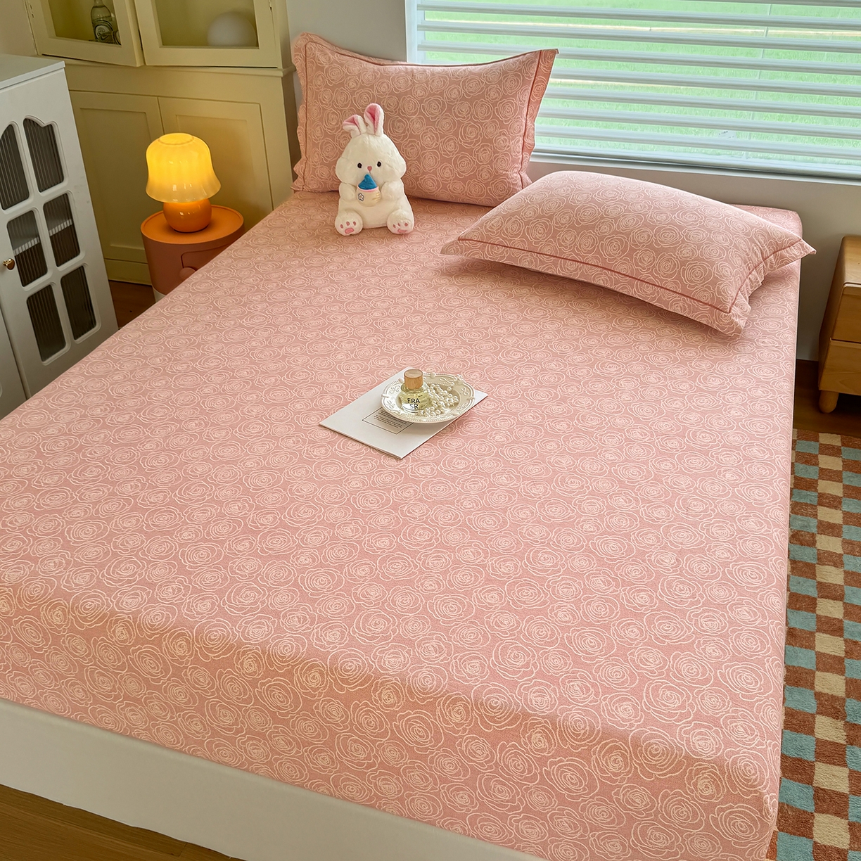 91家纺网 家纺一手货源 找家纺 壹贝家纺 2025新款全棉磨毛床笠系列 玫瑰情缘-粉