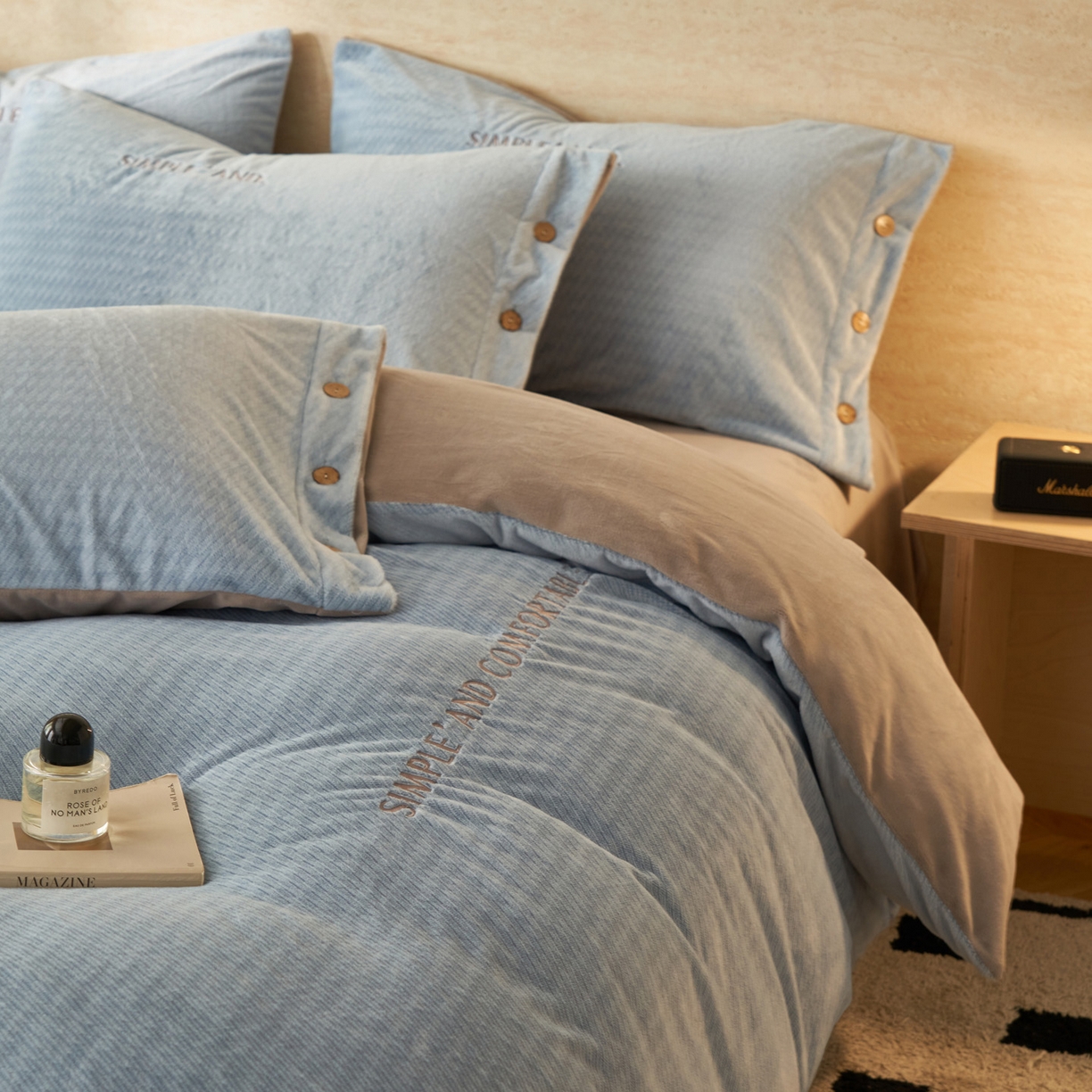 91家纺网 家纺一手货源 找家纺 寐绸家纺 2025秋冬新款230g雪貂绒阳离子提花牛奶绒四件套 雪貂绒-雾蓝