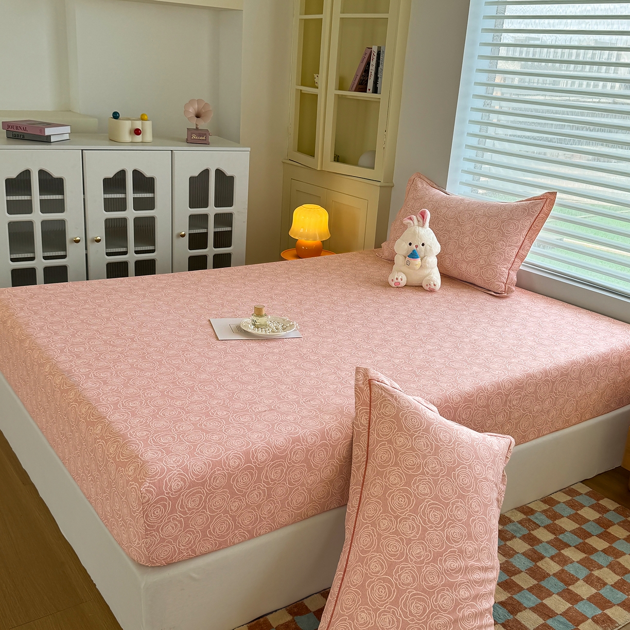 91家纺网 家纺一手货源 找家纺 壹贝家纺 2025新款全棉磨毛床笠系列 玫瑰情缘-粉