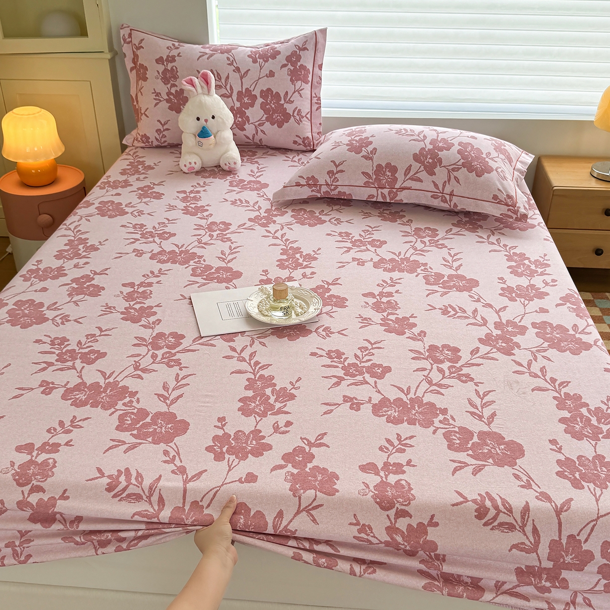 壹贝家纺 2025新款全棉磨毛床笠系列 梅花印-粉