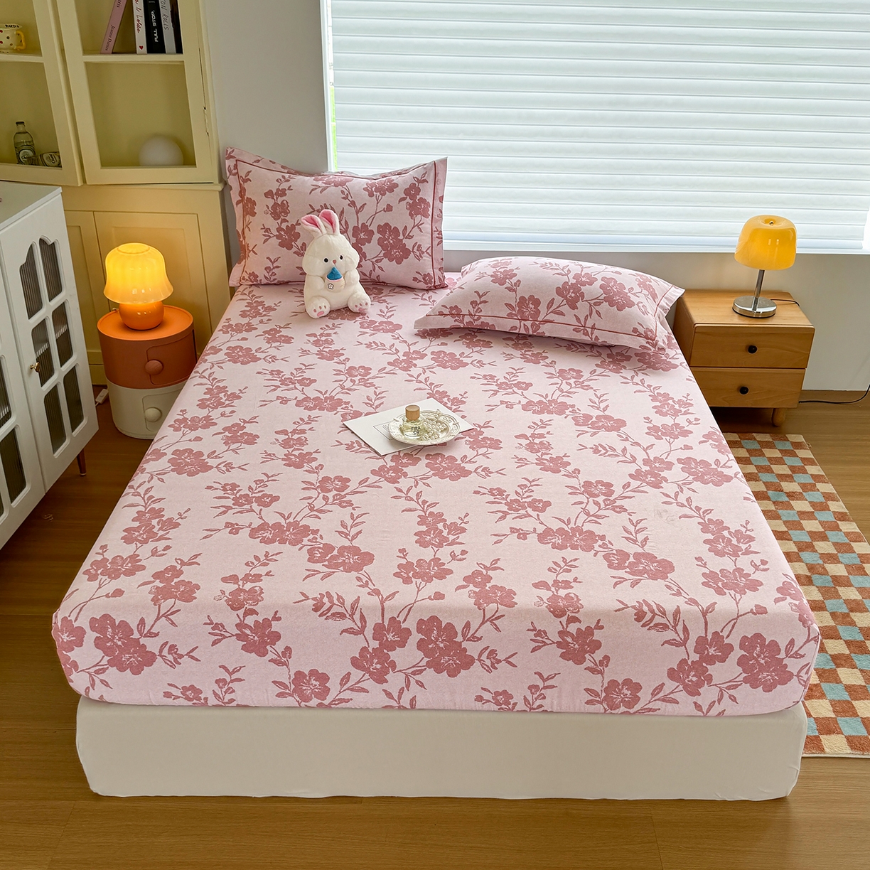 91家纺网 家纺一手货源 找家纺 壹贝家纺 2025新款全棉磨毛床笠系列 梅花印-粉