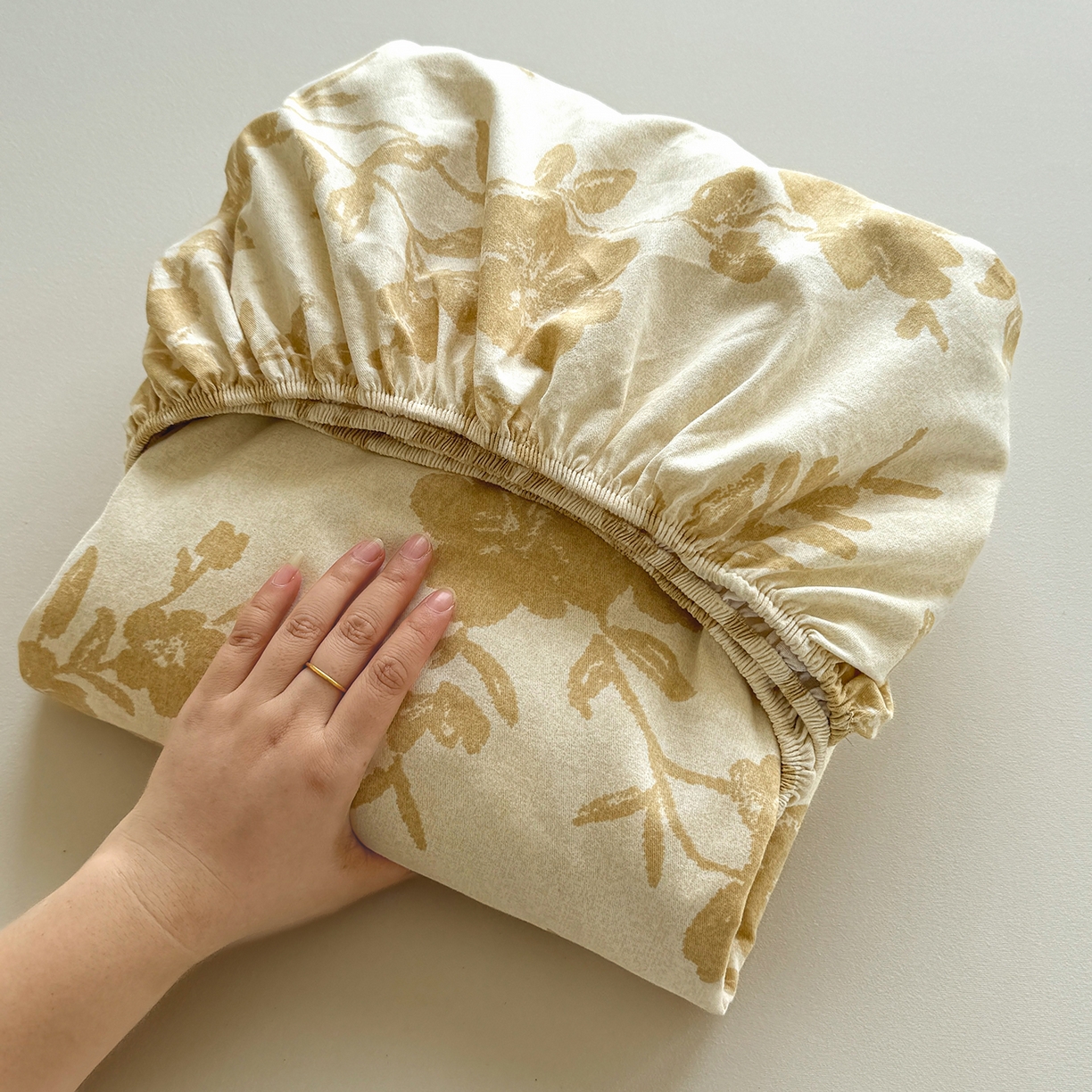 91家纺网 家纺一手货源 找家纺 壹贝家纺 2025新款全棉磨毛床笠系列 梅花印-黄