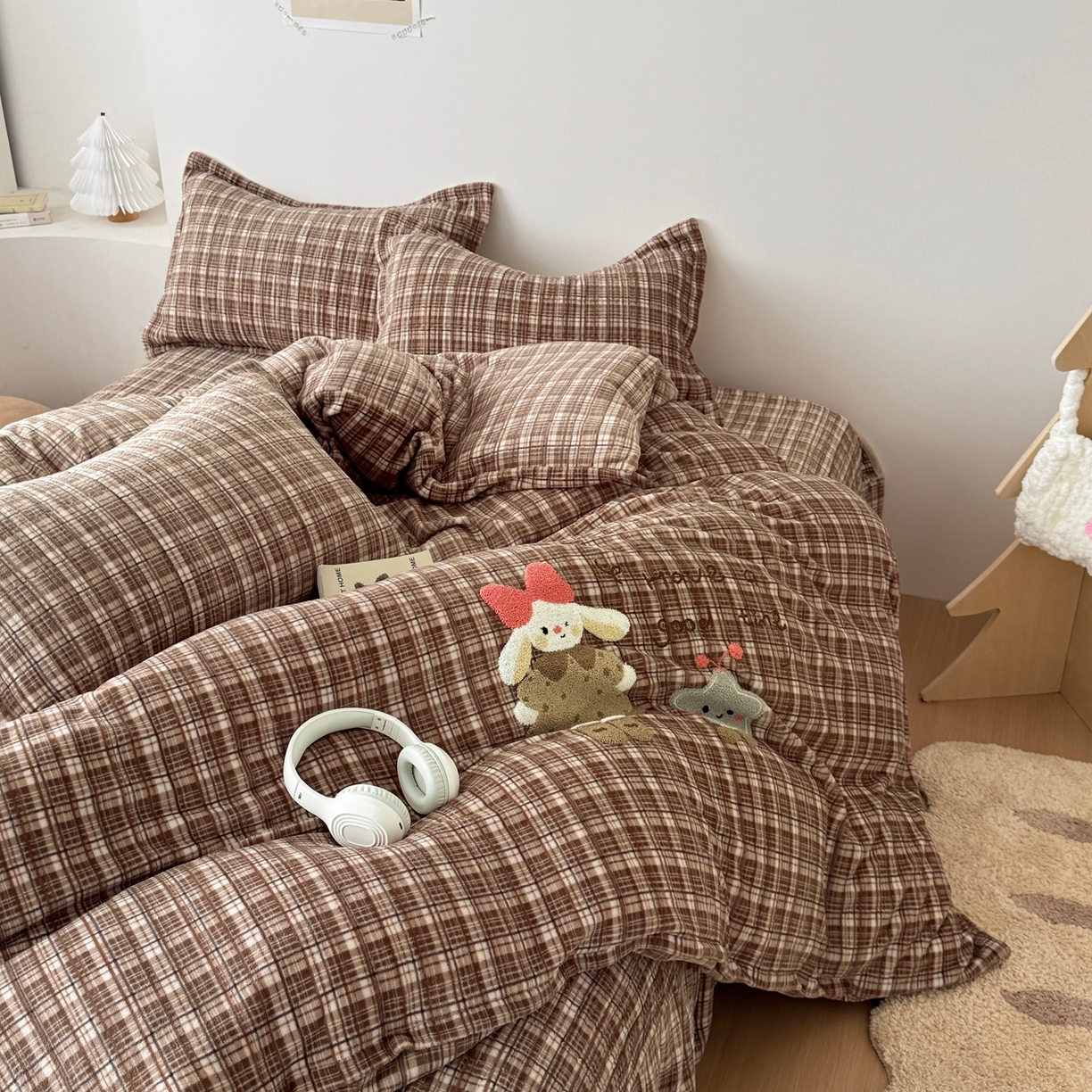 91家纺网 家纺一手货源 找家纺 希朵家纺 2025新款可爱牛奶绒毛巾绣床盖四件套 五角星兔