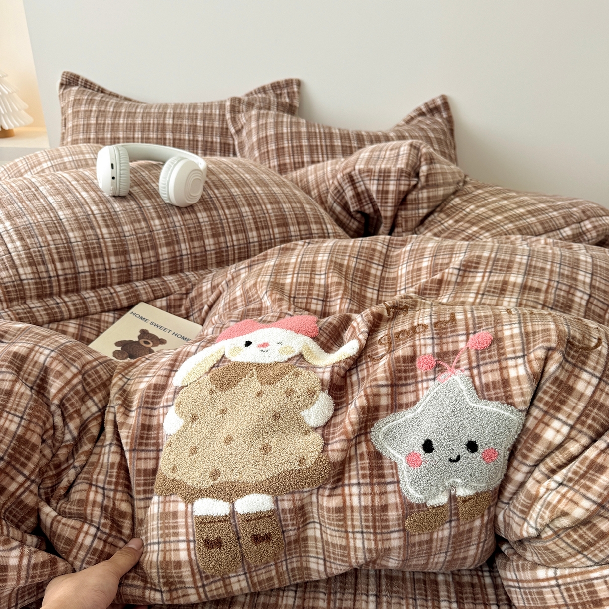 91家纺网 家纺一手货源 找家纺 希朵家纺 2025新款可爱牛奶绒毛巾绣床盖四件套 五角星兔