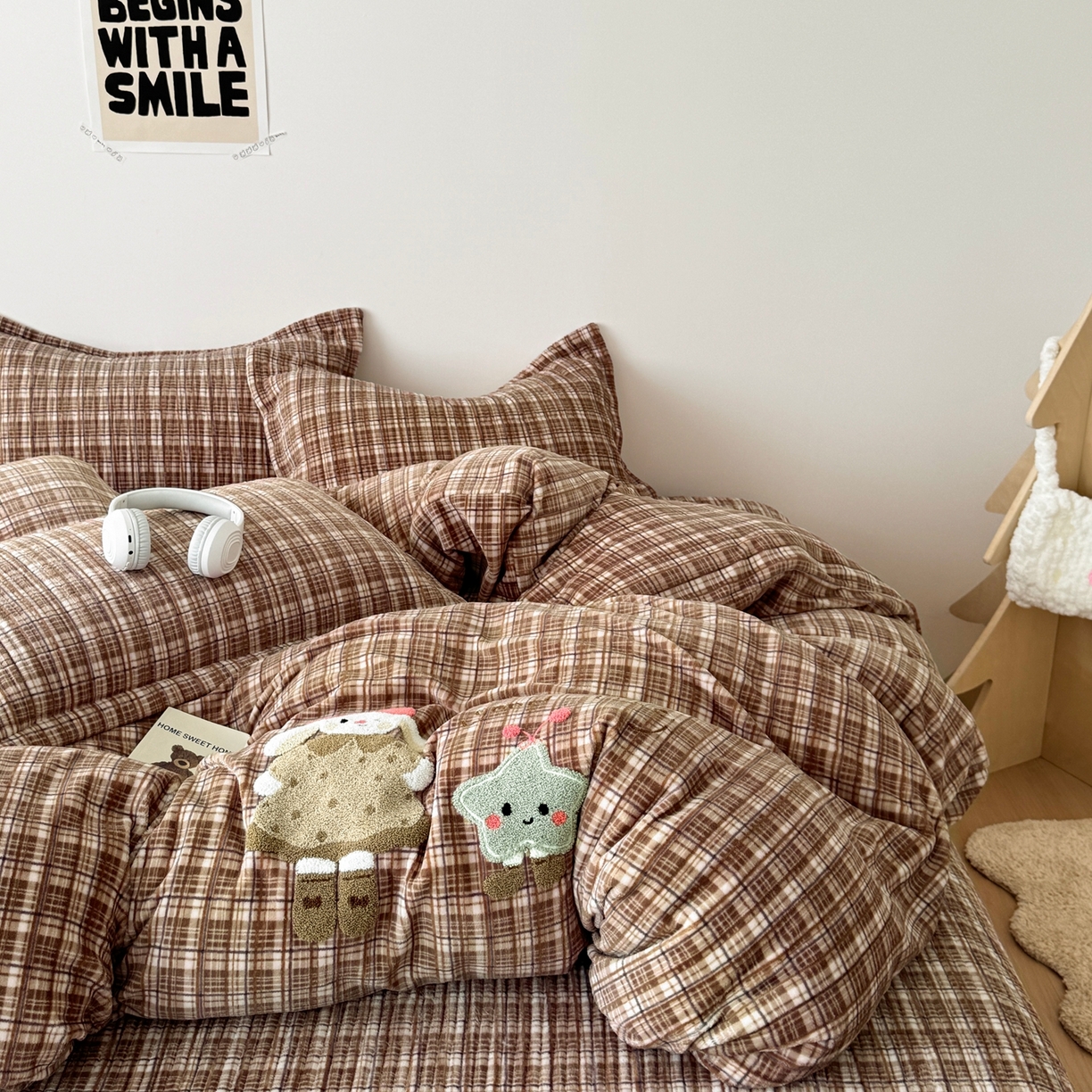 91家纺网 家纺一手货源 找家纺 希朵家纺 2025新款可爱牛奶绒毛巾绣床盖四件套 五角星兔