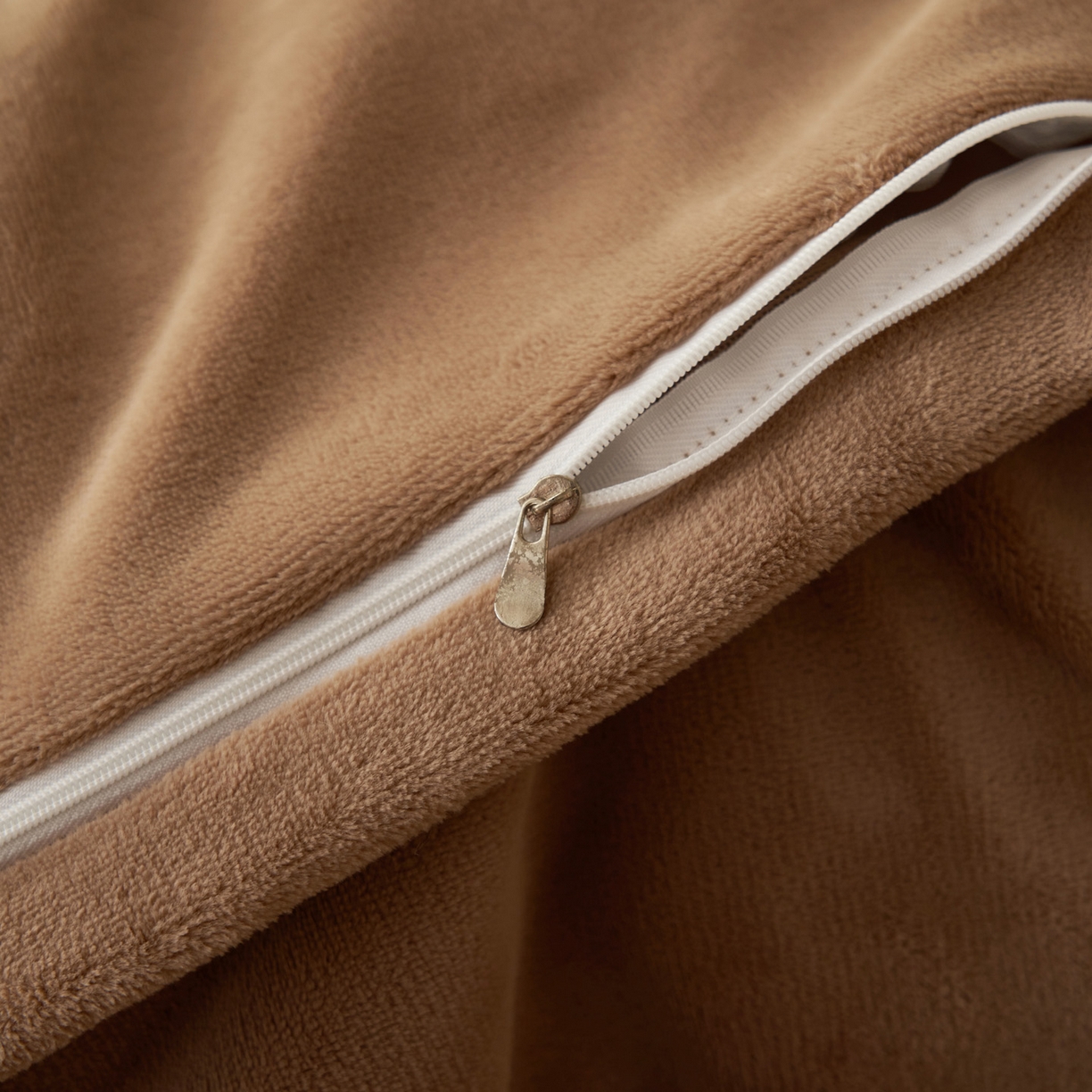 91家纺网 家纺一手货源 找家纺 寐绸家纺 2025秋冬新款230g雪貂绒阳离子提花牛奶绒四件套 雪貂绒-中灰