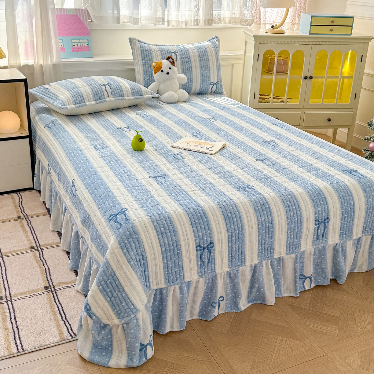 91家纺网 家纺一手货源 找家纺 豫见家纺 2025新款加厚高克重牛奶绒豆豆绒花边床盖四件套 蝴蝶结-蓝