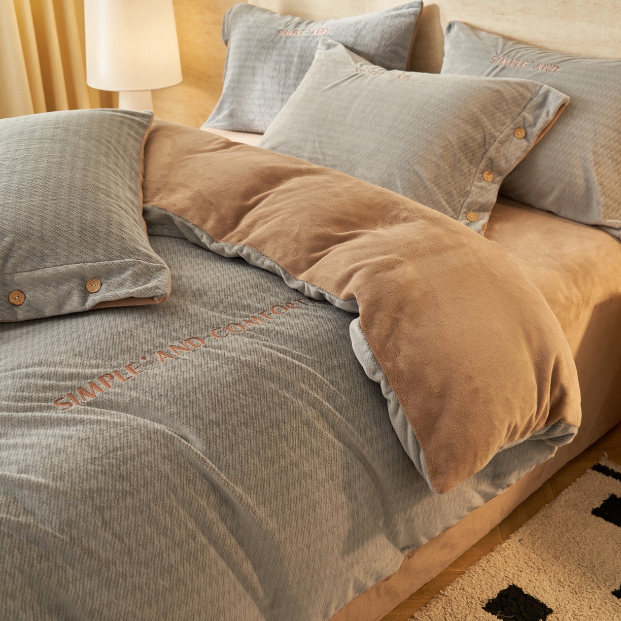 91家纺网 家纺一手货源 找家纺 寐绸家纺 2025秋冬新款230g雪貂绒阳离子提花牛奶绒四件套 雪貂绒-中灰