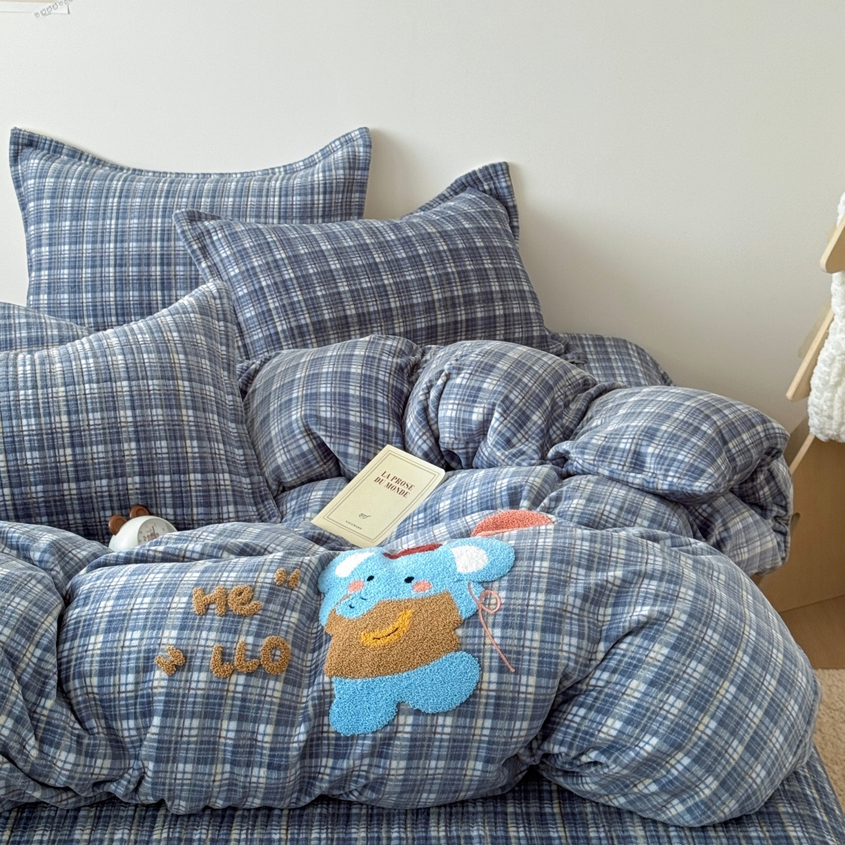 91家纺网 家纺一手货源 找家纺 希朵家纺 2025新款可爱牛奶绒毛巾绣床盖四件套 小象兰