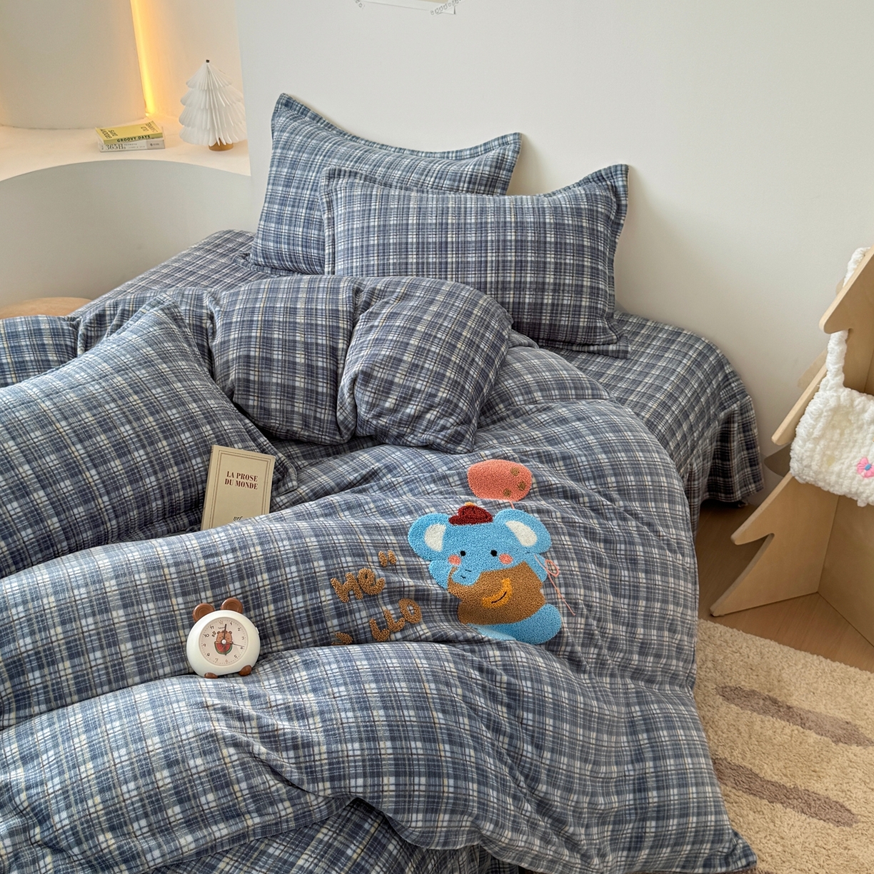 91家纺网 家纺一手货源 找家纺 希朵家纺 2025新款可爱牛奶绒毛巾绣床盖四件套 小象兰