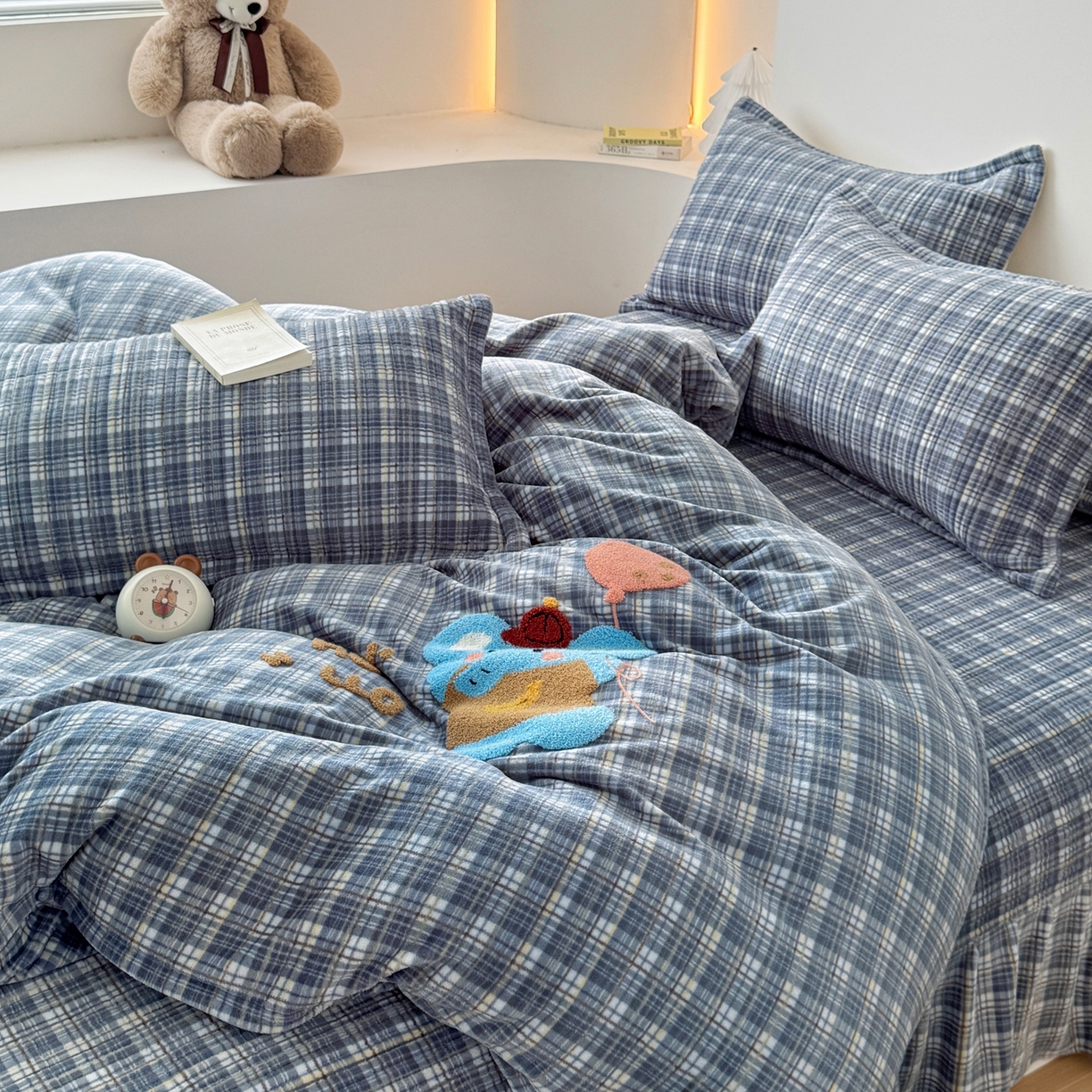 91家纺网 家纺一手货源 找家纺 希朵家纺 2025新款可爱牛奶绒毛巾绣床盖四件套 小象兰