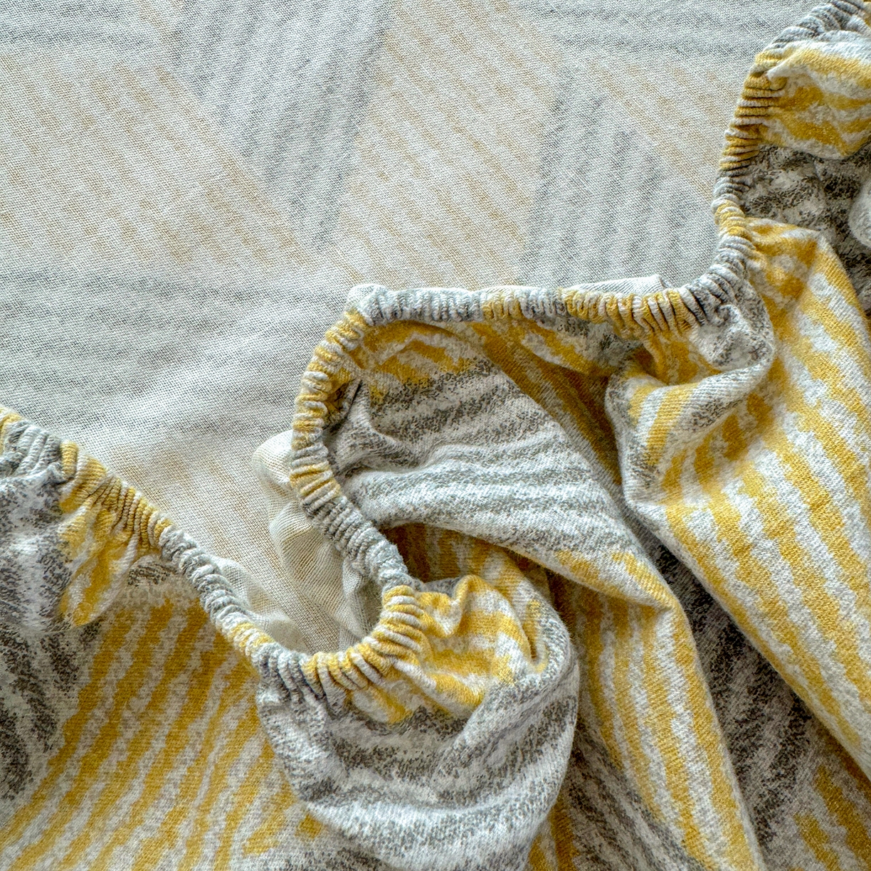 91家纺网 家纺一手货源 找家纺 壹贝家纺 2025新款全棉磨毛床笠系列 施华-灰