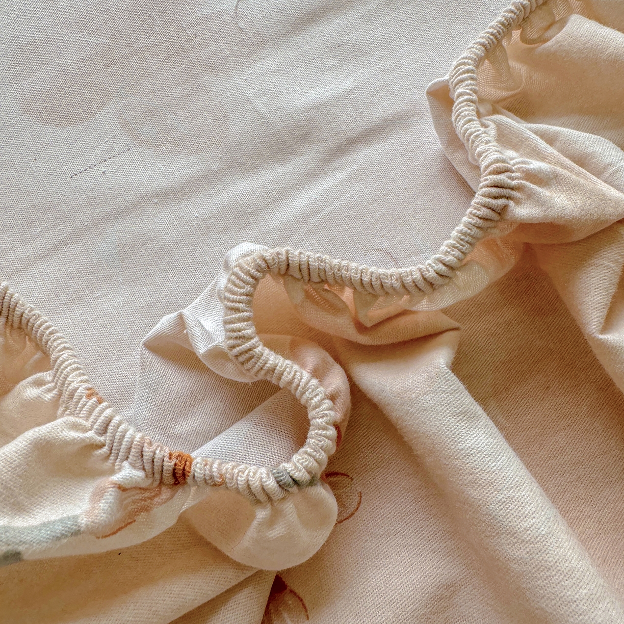 91家纺网 家纺一手货源 找家纺 壹贝家纺 2025新款全棉磨毛床笠系列 十里桃花