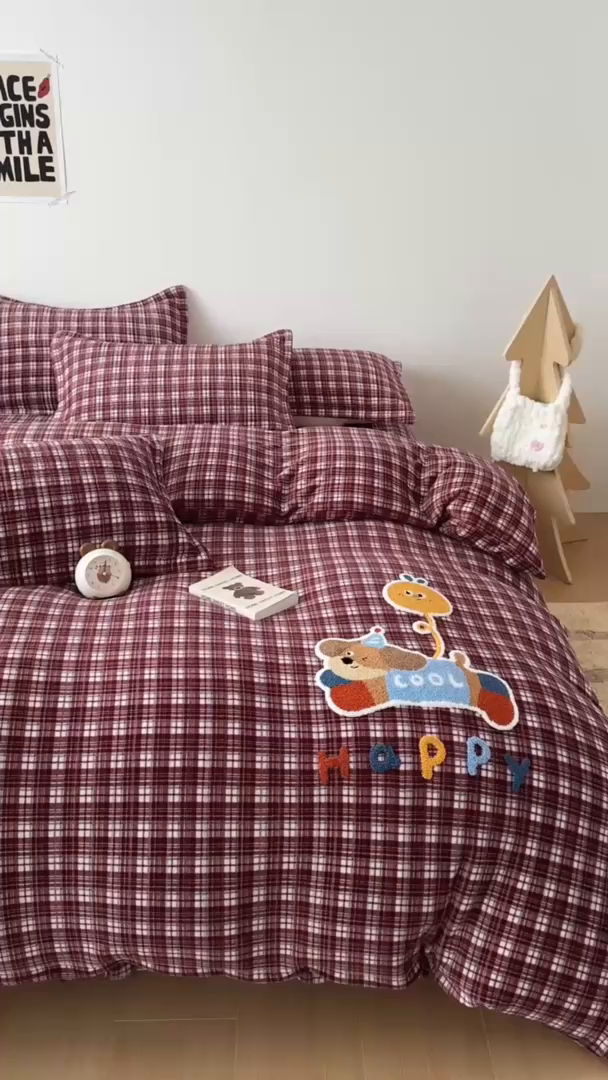 91家纺网 家纺一手货源 找家纺 希朵家纺 2025新款可爱牛奶绒毛巾绣床盖四件套 腊肠狗