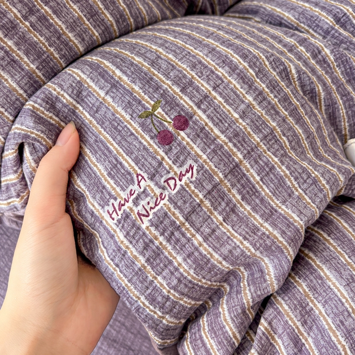 91家纺网 家纺一手货源 找家纺 仟网汇 2025新款古法水洗棉小布袋四件套 紫樱桃