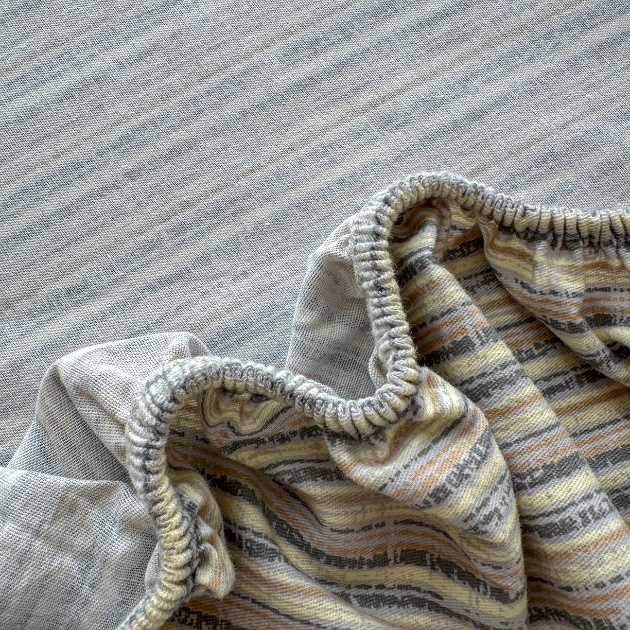 91家纺网 家纺一手货源 找家纺 壹贝家纺 2025新款全棉磨毛床笠系列 亚马-灰