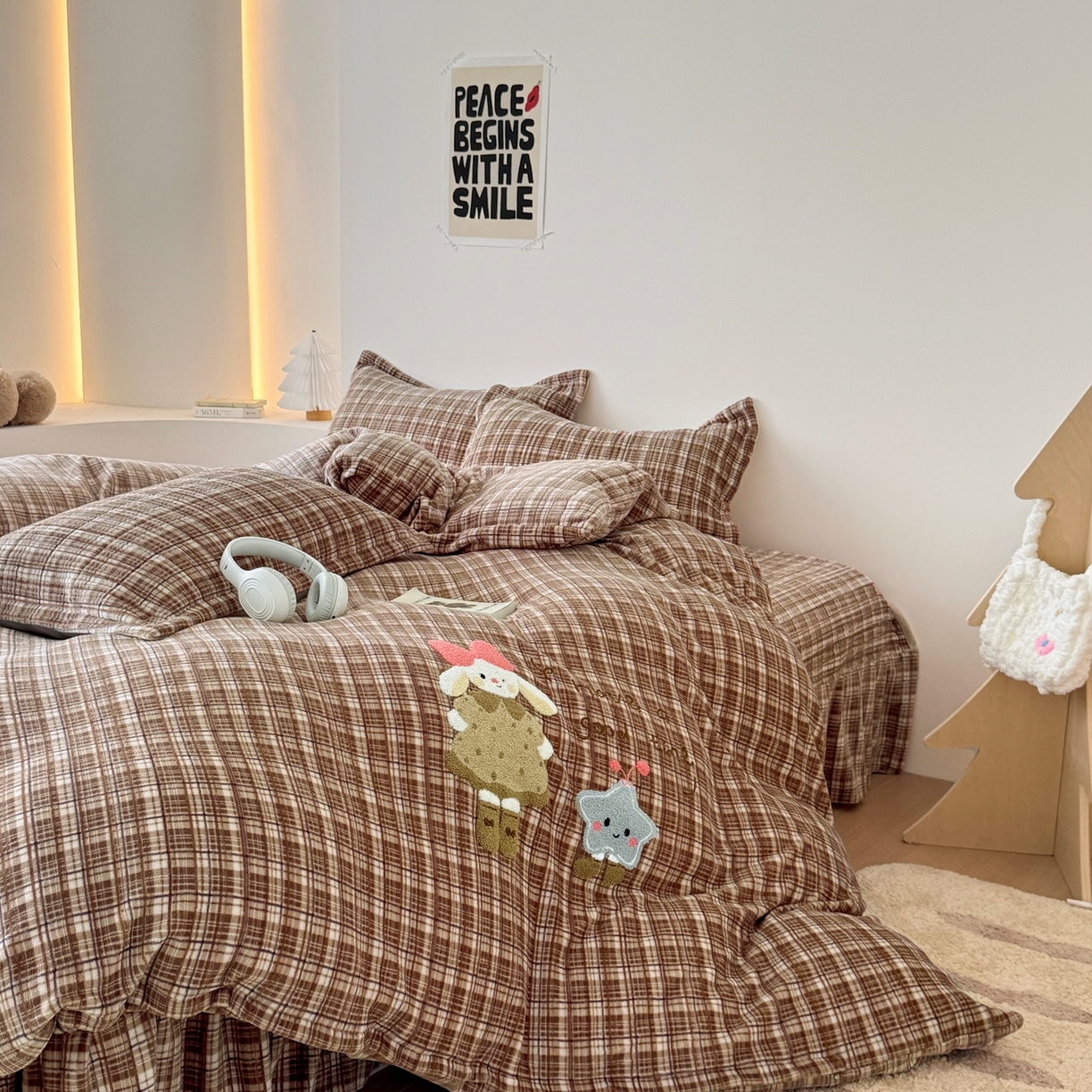 91家纺网 家纺一手货源 找家纺 （总）希朵家纺 2025新款可爱牛奶绒毛巾绣床盖四件套