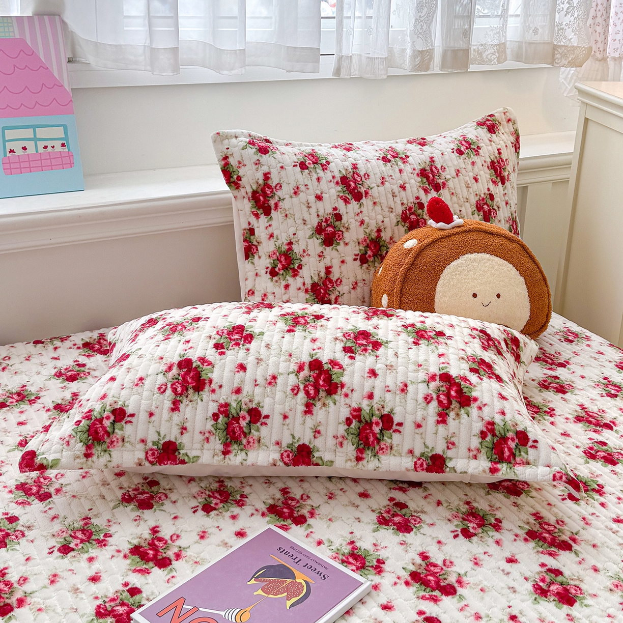 91家纺网 家纺一手货源 找家纺 豫见家纺 2025新款加厚高克重牛奶绒豆豆绒花边床盖四件套 梨花落