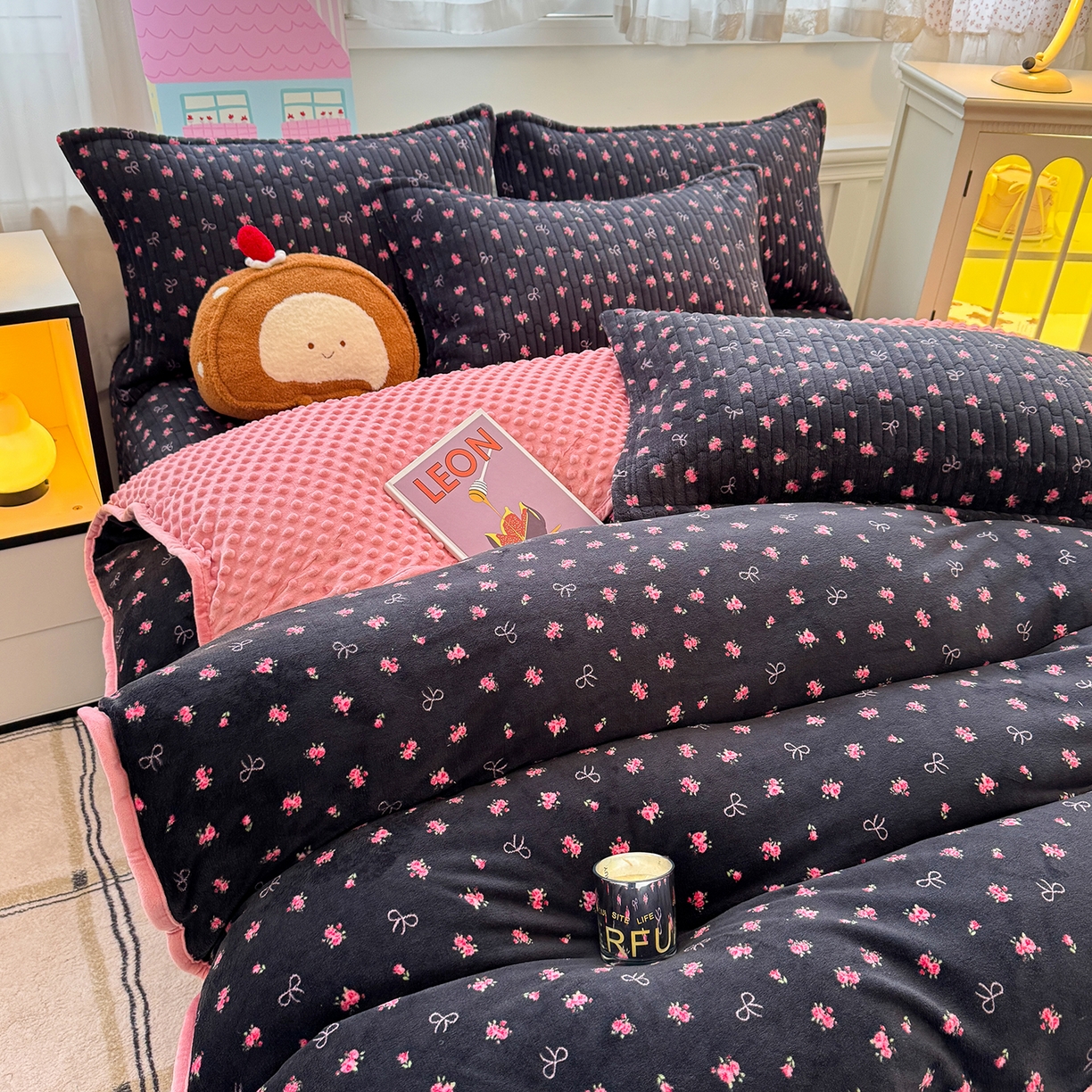 91家纺网 家纺一手货源 找家纺 豫见家纺 2025新款加厚高克重牛奶绒豆豆绒花边床盖四件套 茉丽