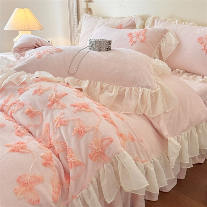 91家纺网 家纺一手货源 找家纺 （总）富盛家纺 2025新款牛奶绒床裙款盘花刺绣四件套韩版法式公主风--梦洛伊系列