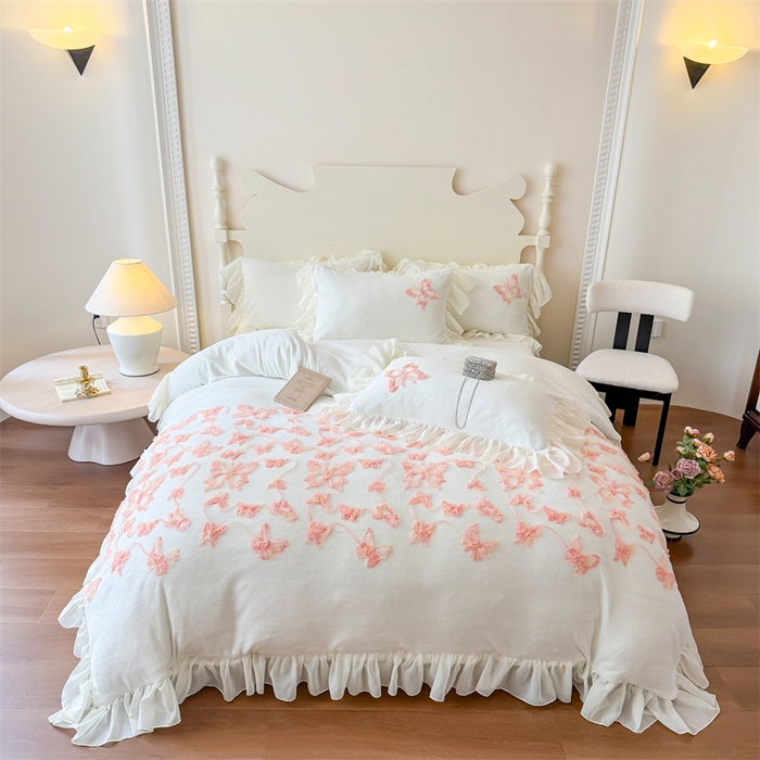 91家纺网 家纺一手货源 找家纺 富盛家纺 2025新款牛奶绒床裙款盘花刺绣四件套韩版法式公主风--梦洛伊系列 梦洛伊-白