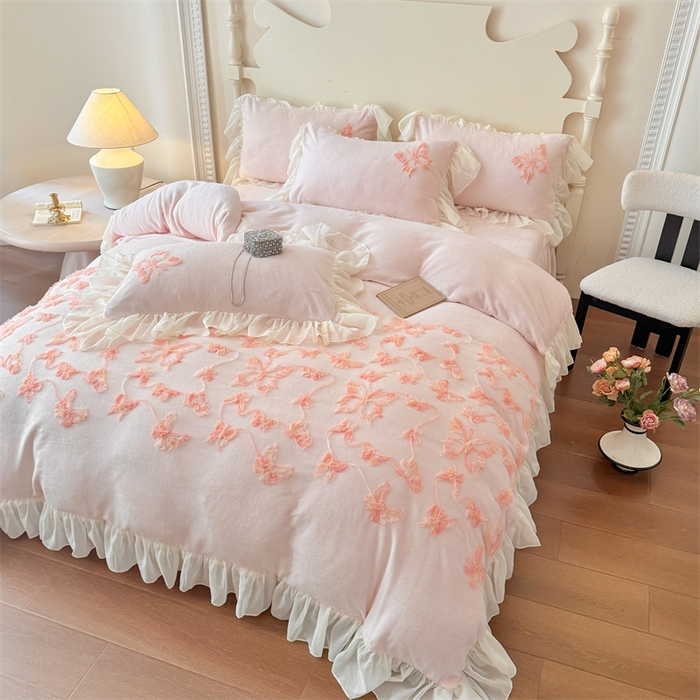 91家纺网 家纺一手货源 找家纺 （总）富盛家纺 2025新款牛奶绒床裙款盘花刺绣四件套韩版法式公主风--梦洛伊系列