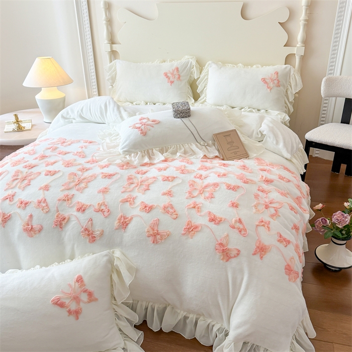 91家纺网 家纺一手货源 找家纺 富盛家纺 2025新款牛奶绒床裙款盘花刺绣四件套韩版法式公主风--梦洛伊系列 梦洛伊-白