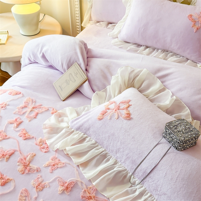 91家纺网 家纺一手货源 找家纺 富盛家纺 2025新款牛奶绒床裙款盘花刺绣四件套韩版法式公主风--梦洛伊系列 梦洛伊-紫