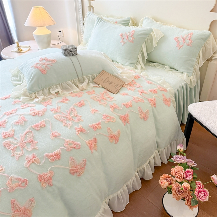 91家纺网 家纺一手货源 找家纺 富盛家纺 2025新款牛奶绒床裙款盘花刺绣四件套韩版法式公主风--梦洛伊系列 梦洛伊-绿