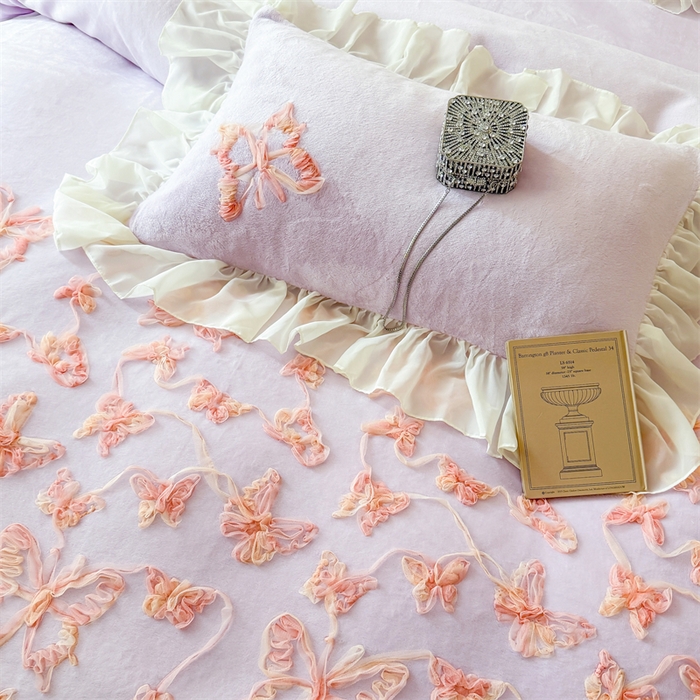 91家纺网 家纺一手货源 找家纺 富盛家纺 2025新款牛奶绒床裙款盘花刺绣四件套韩版法式公主风--梦洛伊系列 梦洛伊-紫