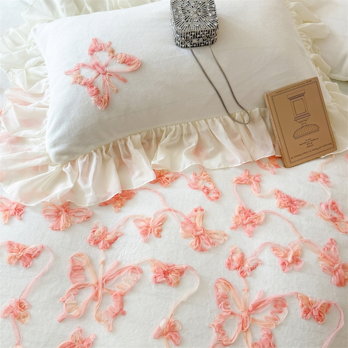 91家纺网 家纺一手货源 找家纺 富盛家纺 2025新款牛奶绒床裙款盘花刺绣四件套韩版法式公主风--梦洛伊系列 梦洛伊-白