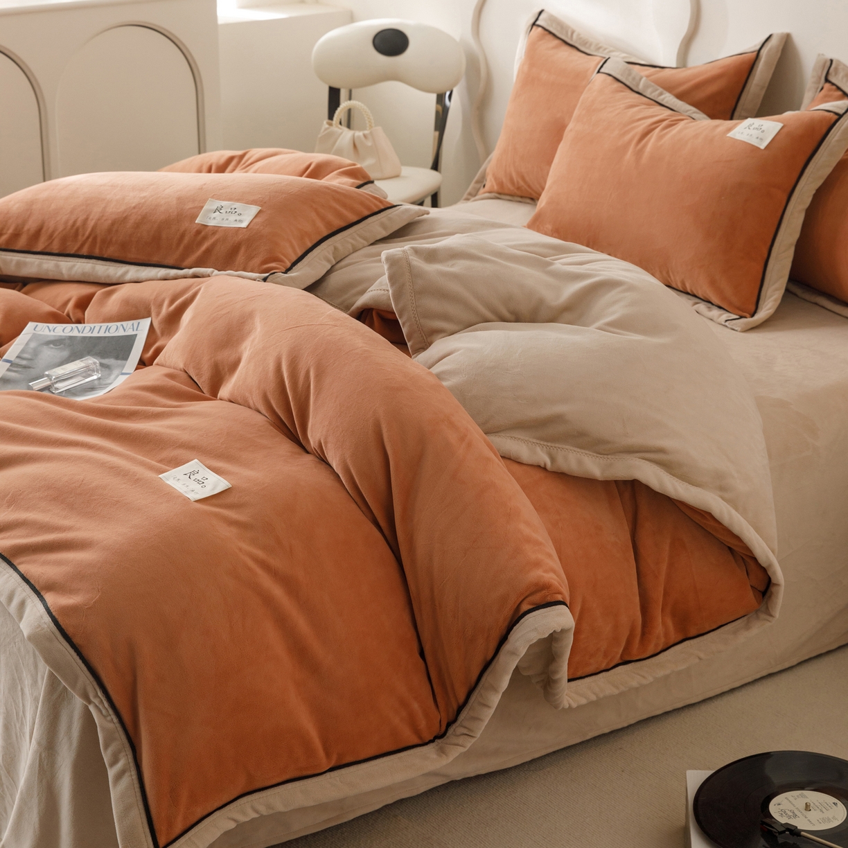 寐绸家纺 2025秋冬新款230g牛奶绒双拼四件套 双拼四件套-焦糖+米驼