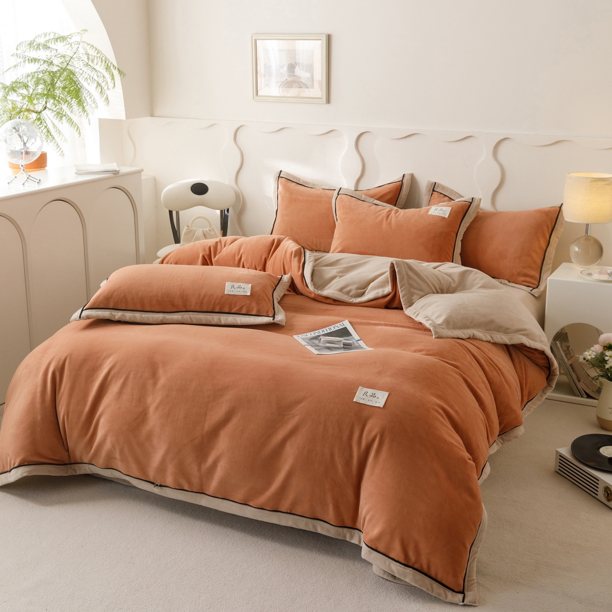 91家纺网 家纺一手货源 找家纺 寐绸家纺 2025秋冬新款230g牛奶绒双拼四件套 双拼四件套-焦糖+米驼