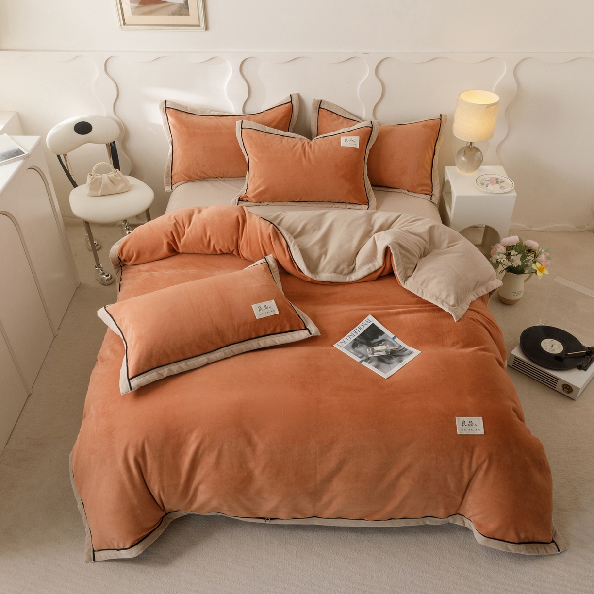 91家纺网 家纺一手货源 找家纺 寐绸家纺 2025秋冬新款230g牛奶绒双拼四件套 双拼四件套-焦糖+米驼