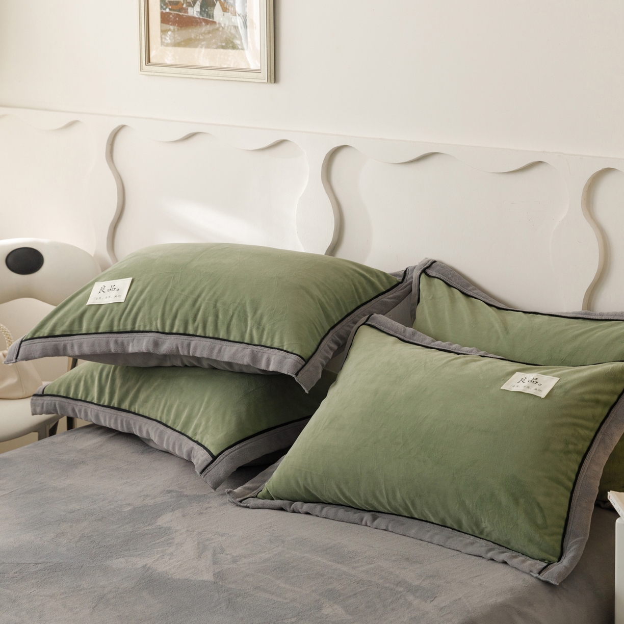 91家纺网 家纺一手货源 找家纺 寐绸家纺 2025秋冬新款230g牛奶绒双拼四件套 双拼四件套-牛油果绿+浅灰