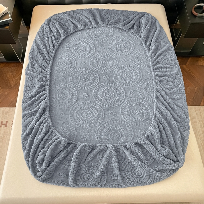 91家纺网 家纺一手货源 找家纺 莱家富 2026新款塔芙绒舒棉绒雕花绒单床笠 床笠单件-花朵系列（可提供压缩） 花朵-湖蓝