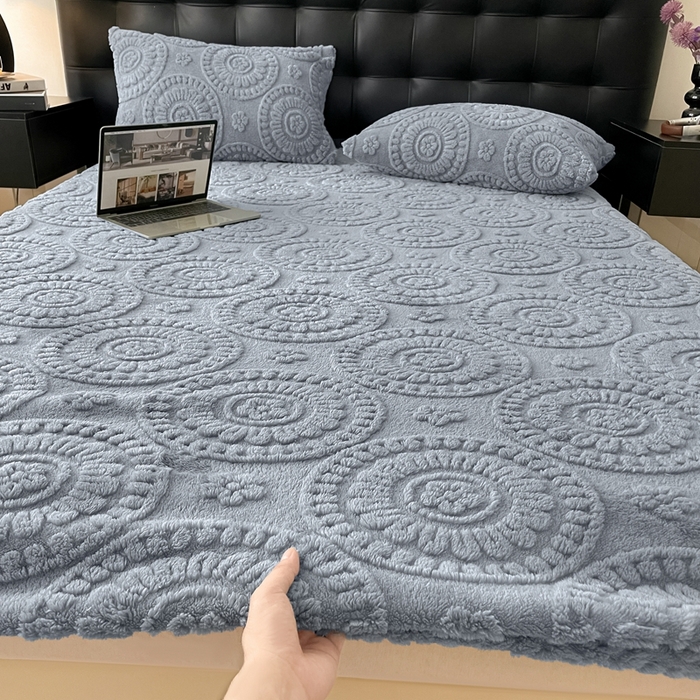 91家纺网 家纺一手货源 找家纺 莱家富 2026新款塔芙绒舒棉绒雕花绒单床笠 床笠单件-花朵系列（可提供压缩） 花朵-湖蓝