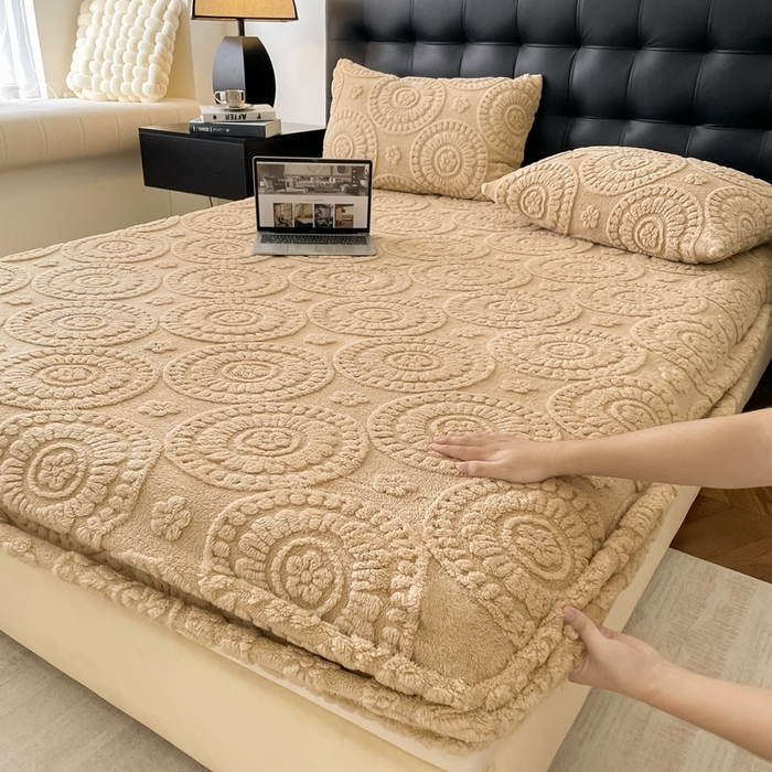 91家纺网 家纺一手货源 找家纺 莱家富 2026新款塔芙绒舒棉绒雕花绒单床笠 床笠单件-花朵系列（可提供压缩） 花朵-米驼