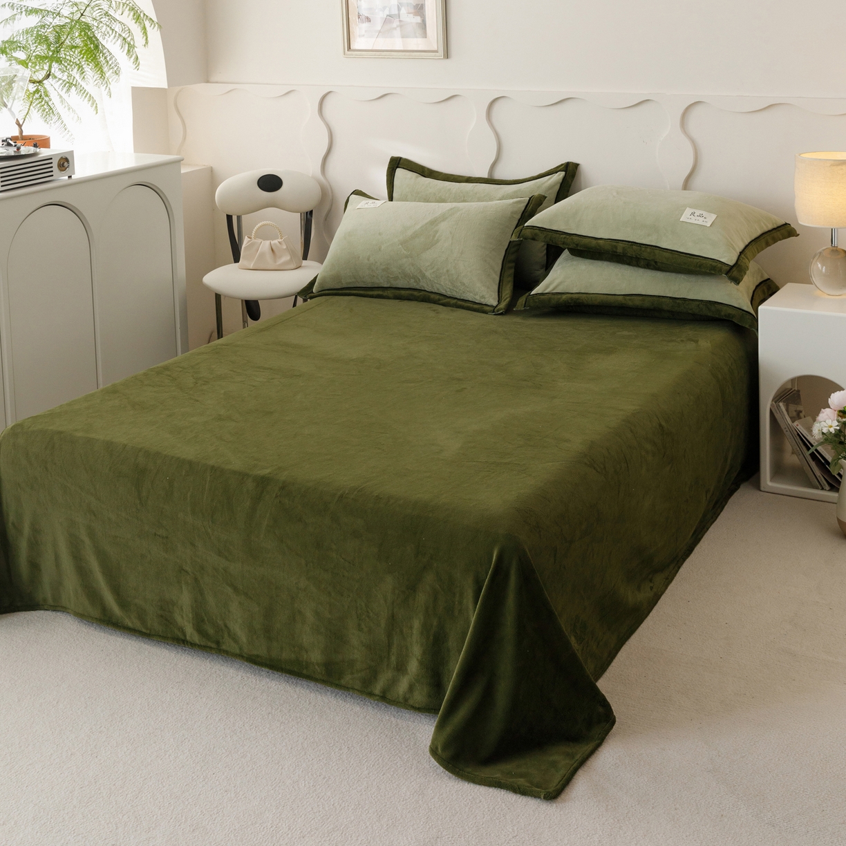 91家纺网 家纺一手货源 找家纺 寐绸家纺 2025秋冬新款230g牛奶绒双拼四件套 双拼四件套-浅水绿+橄榄绿