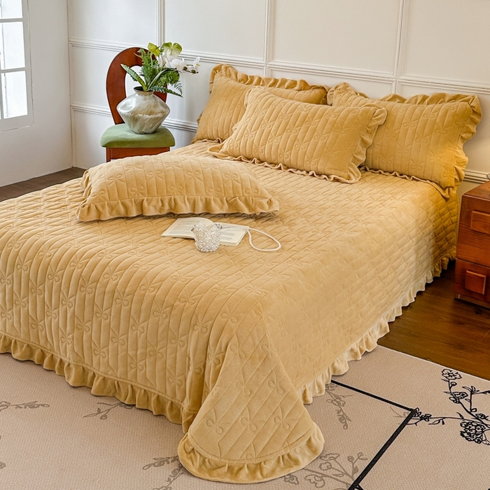 野合家纺 2025新款法式A类雕花牛奶绒韩版公主风床盖三件套 香槟金