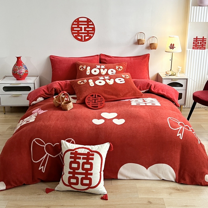 91家纺网 家纺一手货源 找家纺 一电 2025新款网红花婚庆牛奶绒四件套结婚喜被大红色新婚被罩婚嫁妆被套床单 喜结良缘