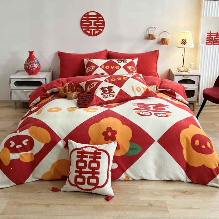 91家纺网 家纺一手货源 找家纺 一电 2025新款网红花婚庆牛奶绒四件套结婚喜被大红色新婚被罩婚嫁妆被套床单 喜宝宝