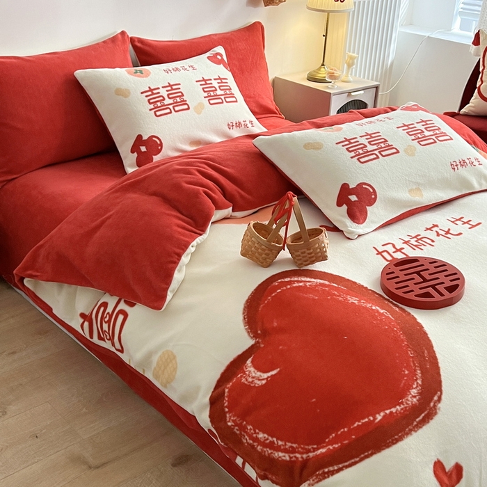 91家纺网 家纺一手货源 找家纺 一电 2025新款网红花婚庆牛奶绒四件套结婚喜被大红色新婚被罩婚嫁妆被套床单 好柿花生