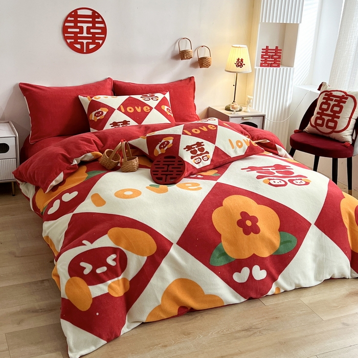 91家纺网 家纺一手货源 找家纺 一电 2025新款网红花婚庆牛奶绒四件套结婚喜被大红色新婚被罩婚嫁妆被套床单 喜宝宝