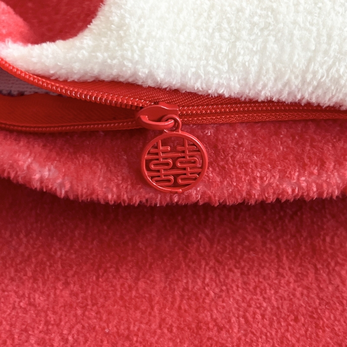 91家纺网 家纺一手货源 找家纺 一电 2025新款网红花婚庆牛奶绒四件套结婚喜被大红色新婚被罩婚嫁妆被套床单 喜宝宝